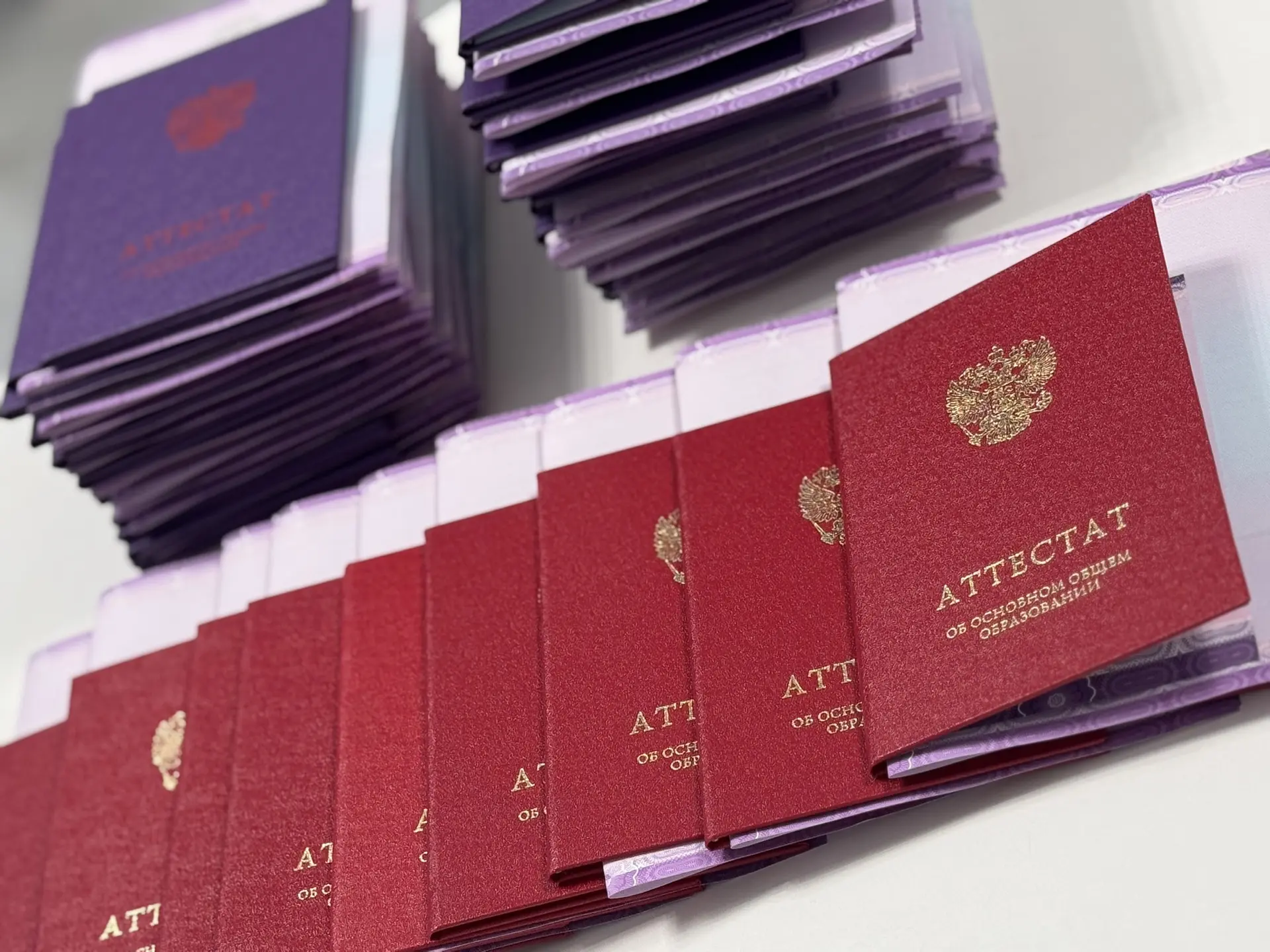 Поздравляем с окончанием девятого класса! 🧑‍🎓👩‍🎓🎓

За эти годы вы научились гораздо большему, ч