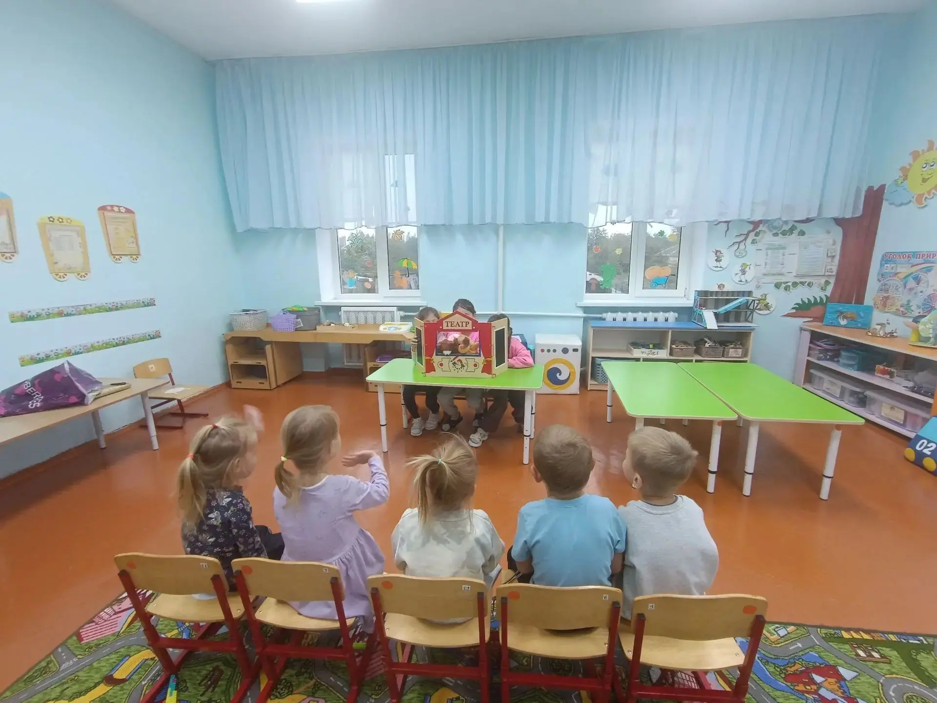 Ребята сами показали кукольный театр — и не просто разыграли знакомую сказку, а придума...