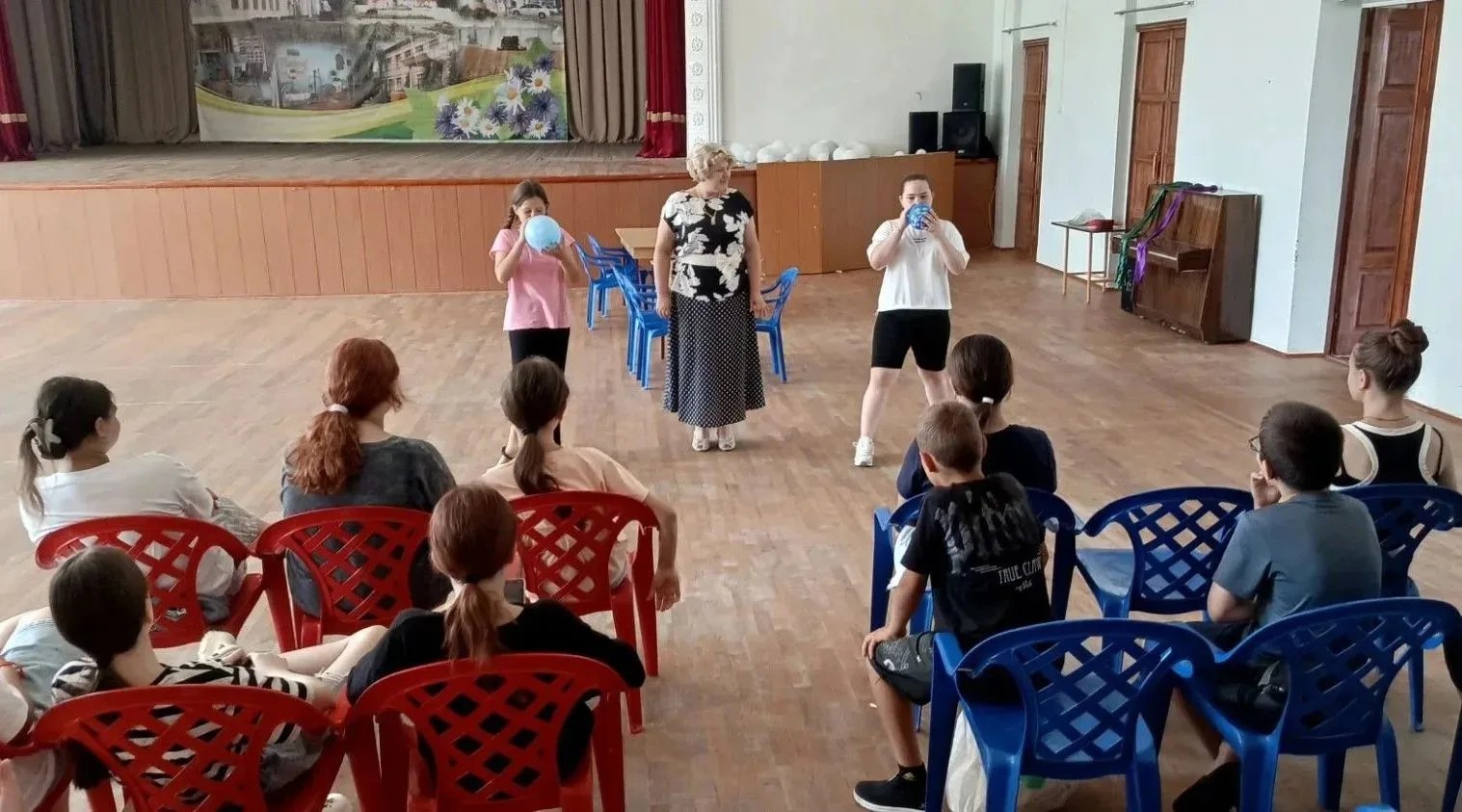 Ребята досуговой площадки приняли участие в игровой  программе "Живи активно, думай поз...