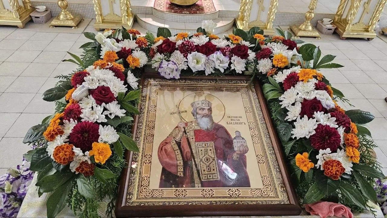 🕊️ В Скадовске прошла праздничная Литургия в День крещения Руси

Богослужение в храме преподобного 
