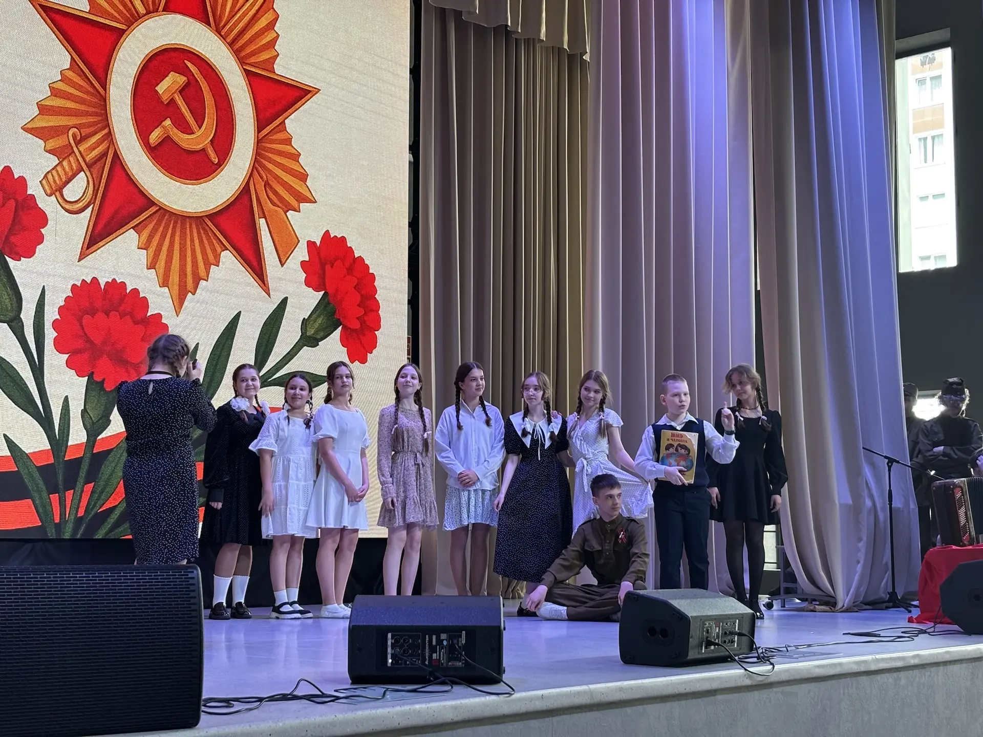 🎶В лицее состоялся фестиваль инсценированной военно-патриотической песни «Строка, опаленная войной»,