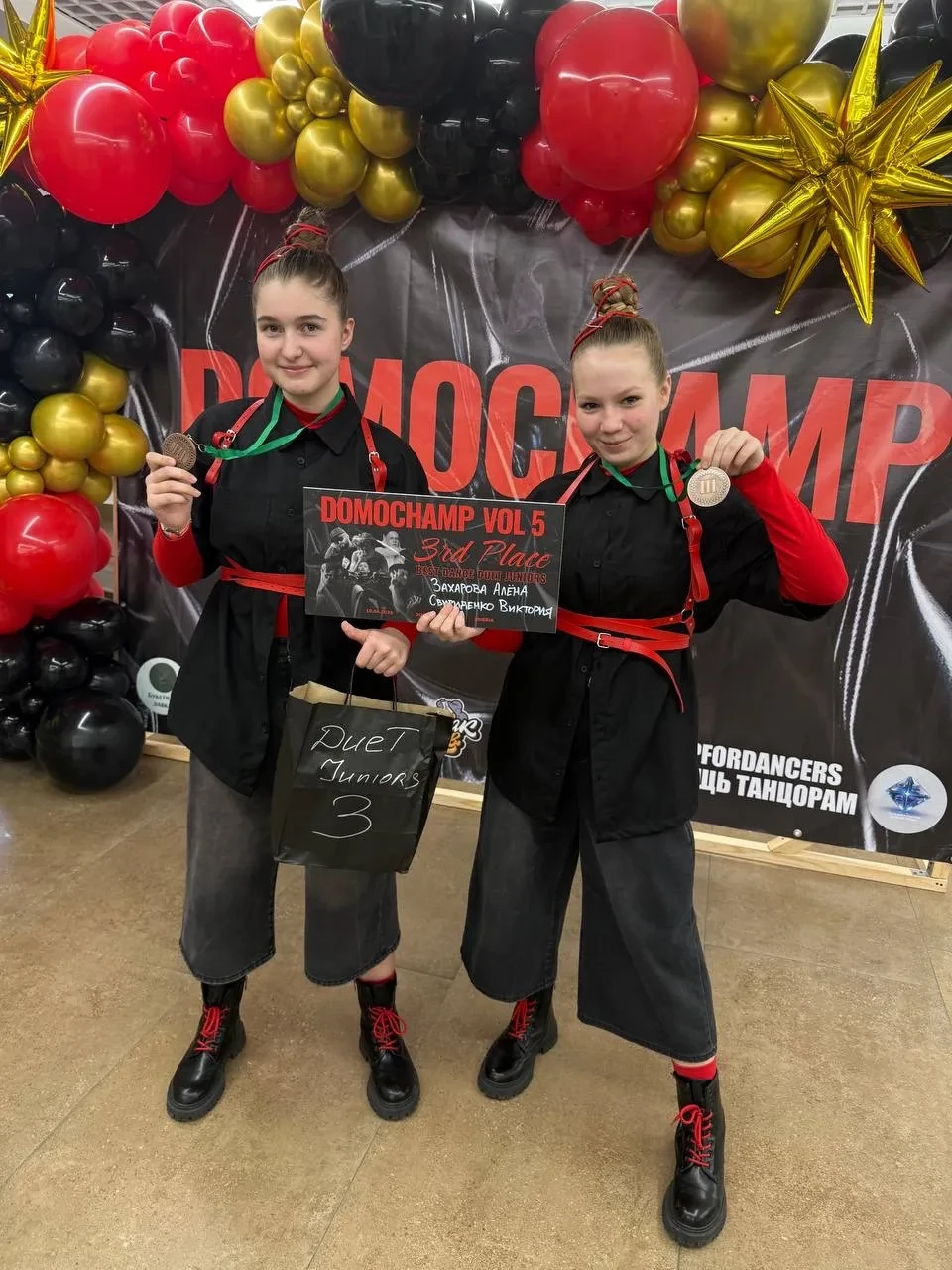 Наши ученицы на Domochamp! 🌟  Блестящее выступлении наших учениц на танцевальном конкурсе Domochamp,