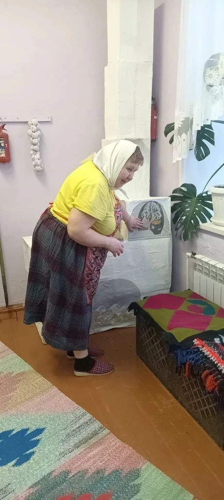 Ребята из второй младшей группы побывали в гостях у бабушки Арины, живущей в настоящей ...