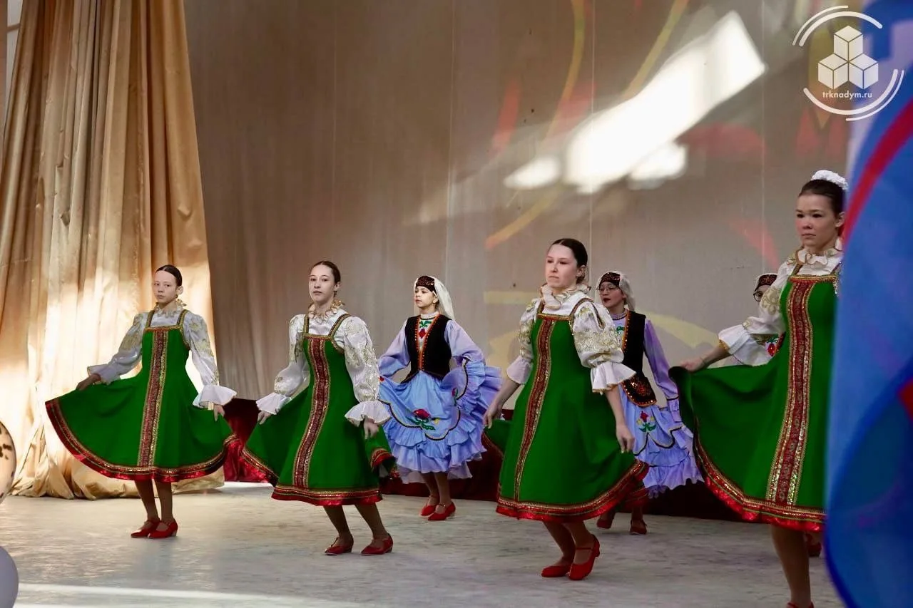 Сегодня в нашей школе прошёл фестиваль «Крымская весна: вместе навсегда!»