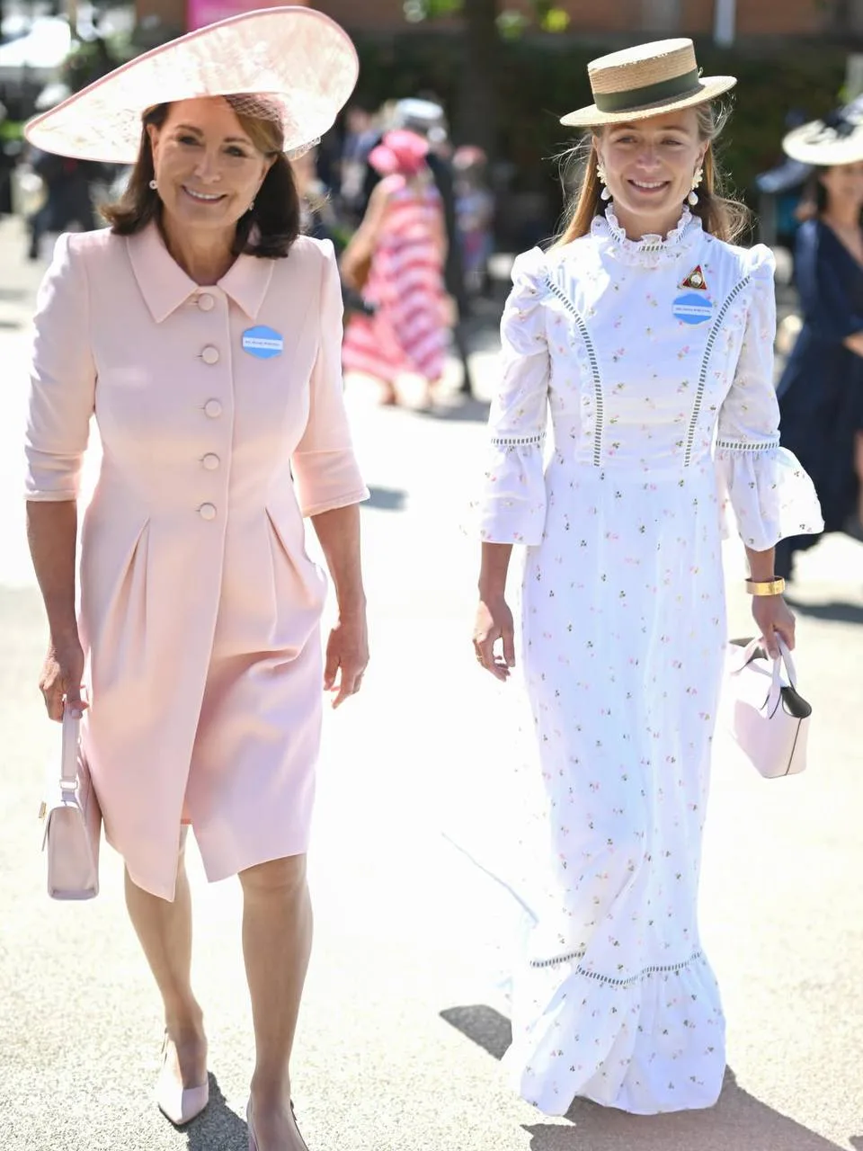 Мама Кэтрин, Кэрол Миддлтон, и ее невестка Ализе на скачках Royal Ascot сегодня.