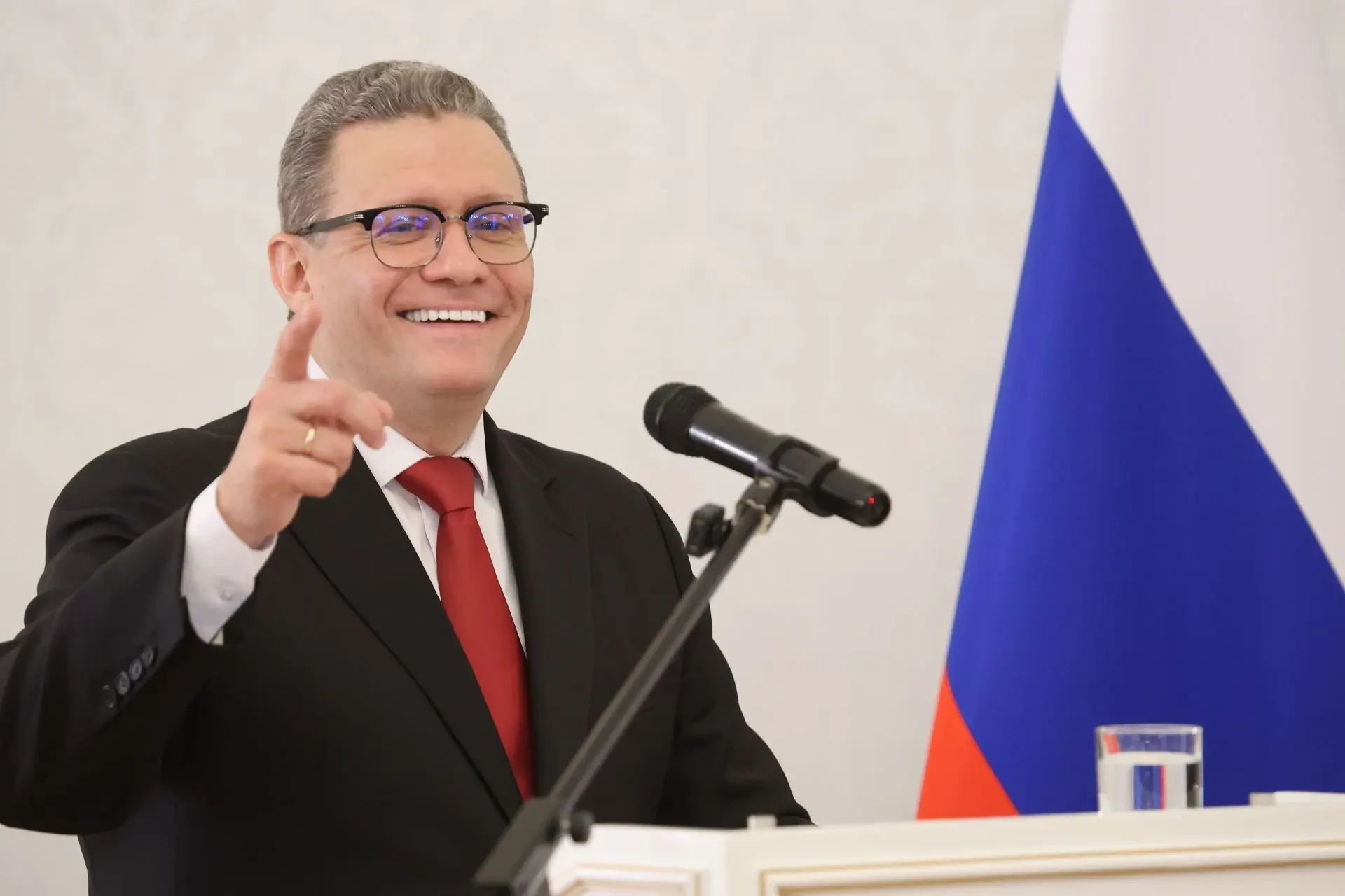 Георгий Филимонов вручил награды за заслуги в развитии спорта