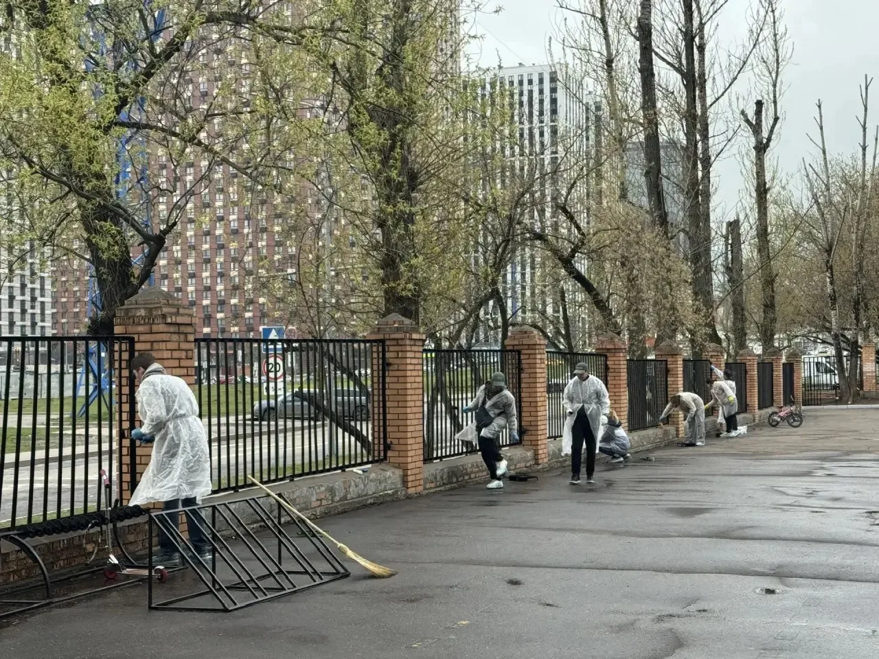 Чистота и порядок – наша общая забота!  18 апреля наша школа присоединилась к Всероссийскому субботн