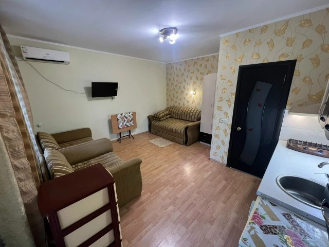 #ЕВПАТОРИЯ  ул. Вити Коробкова 35/41  Сдаю жильё у моря.  Идеально для семьи или компании до 12 чел!