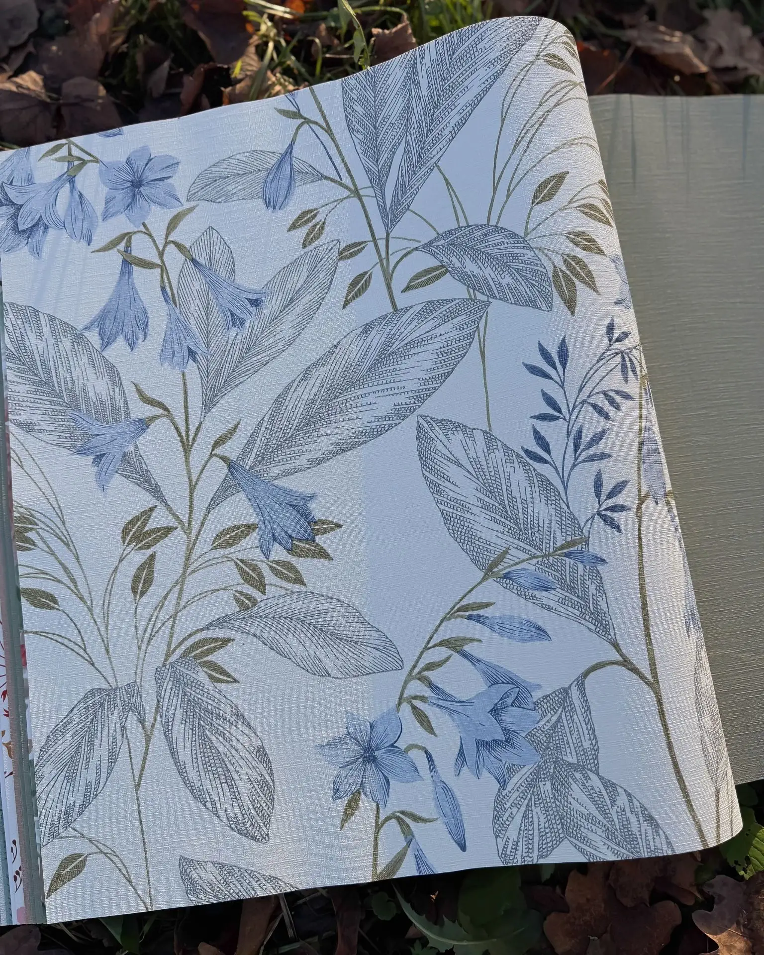Подборка обоев с милыми колокольчиками.