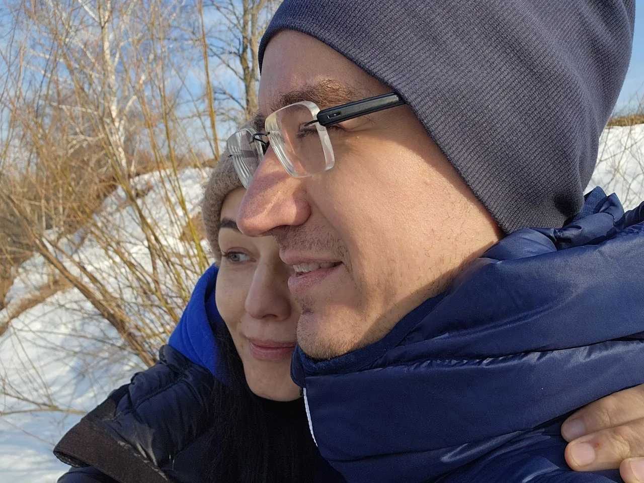 Лягушки ещё не вышли из анабиоза, а мы потихоньку выходим.  Река вскрылась, свежая трава проклюнулас