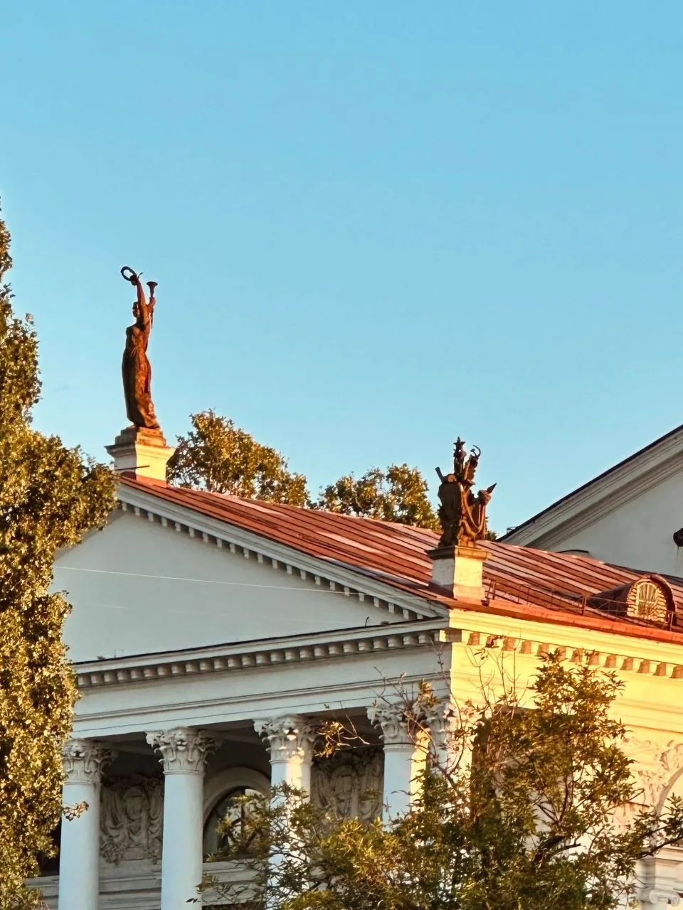 Севастополь. Закатные крыши проспекта Нахимова