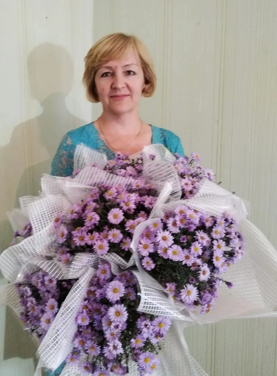 💐Сегодня свой День рождения отмечает директор Малогрибановского сельского Дома культуры Баштовая Ол