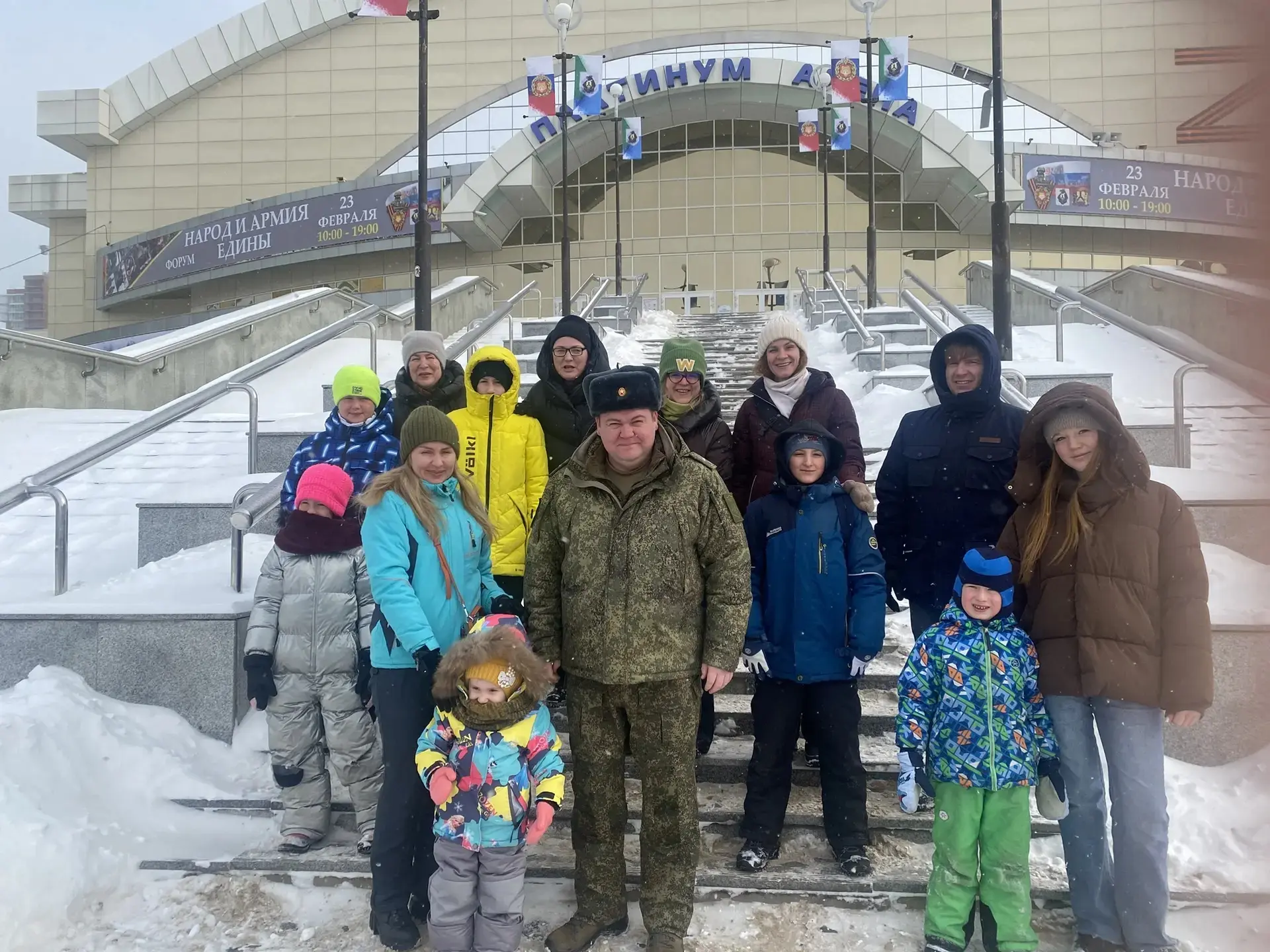 Сегодня ученики 5в и 6б посетили площадки форума "Народ и армия едины"
