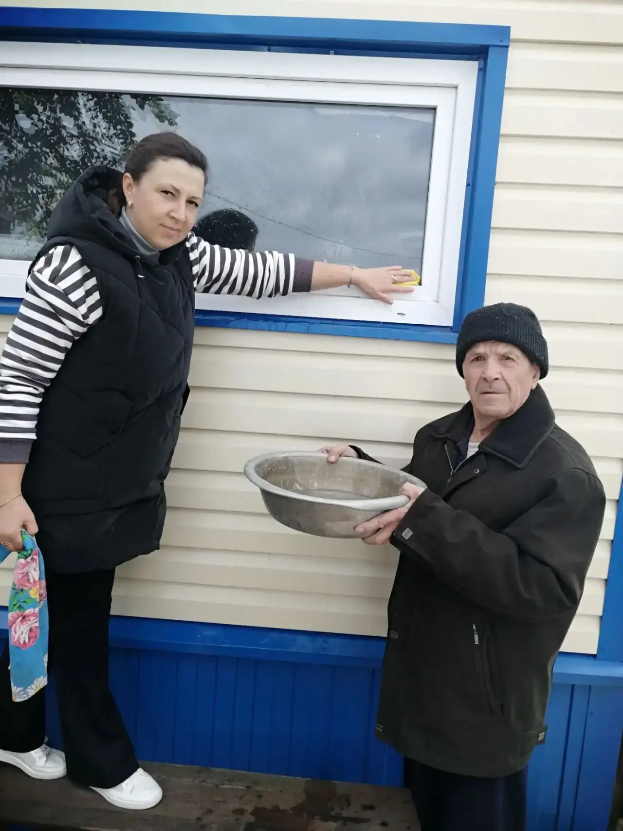 В рамках Декады пожилого человека и социальной технологии «Доброта с доставкой на дом» ...