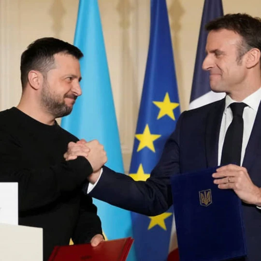 Зеленский на саммите G7: сюрприз-сюрприз!

Сначала Зеленский не получил приглашение на саммит G7 во 