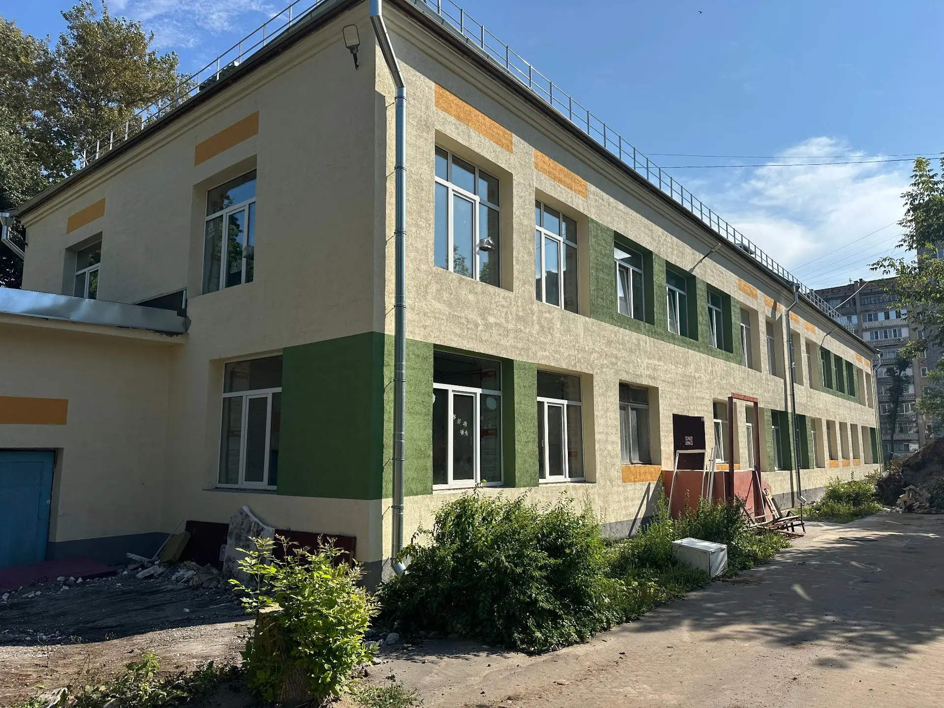 🏗️ Капремонт в детских садах № 163 и № 167 идет по плану

🛠️ Управление образования продолжает дер
