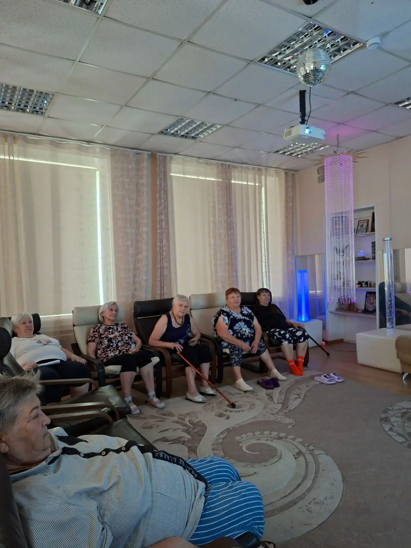 В Центре реабилитации "Надежда" отделения на Кошурникова прошел сеанс психологической р...