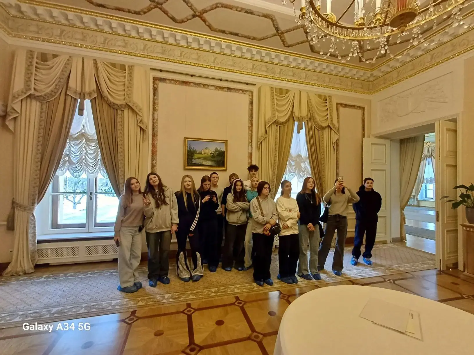 Учащиеся 8 «А» класса побывали на увлекательной экскурсии в Константиновском дворце в Стрельне!  Кон