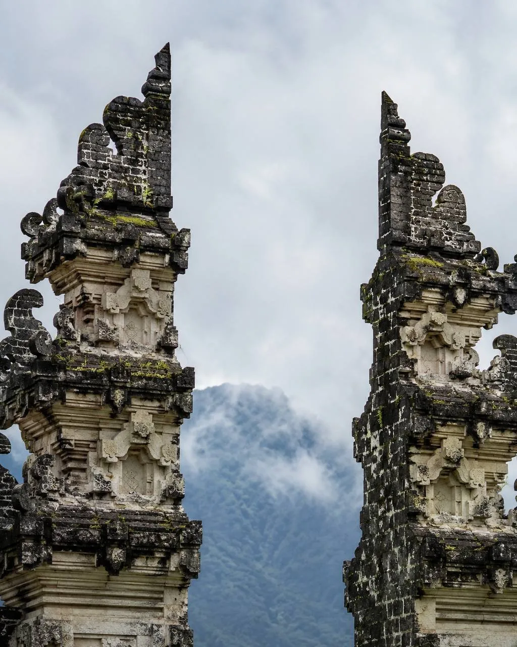 Чуток сложнее 😍
1. Марокко 🇲🇦 
2. Япония 🇯🇵 
3. Китай 🇨🇳 
4. Индонезия 🇮🇩