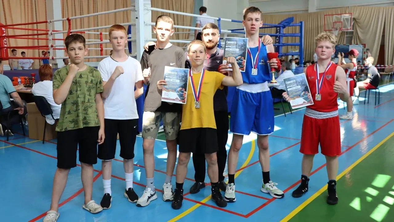 🥊 Сила духа и память поколений: наши боксёры взяли золото на двух турнирах!
 
С 21 по 23 мая 2026 г