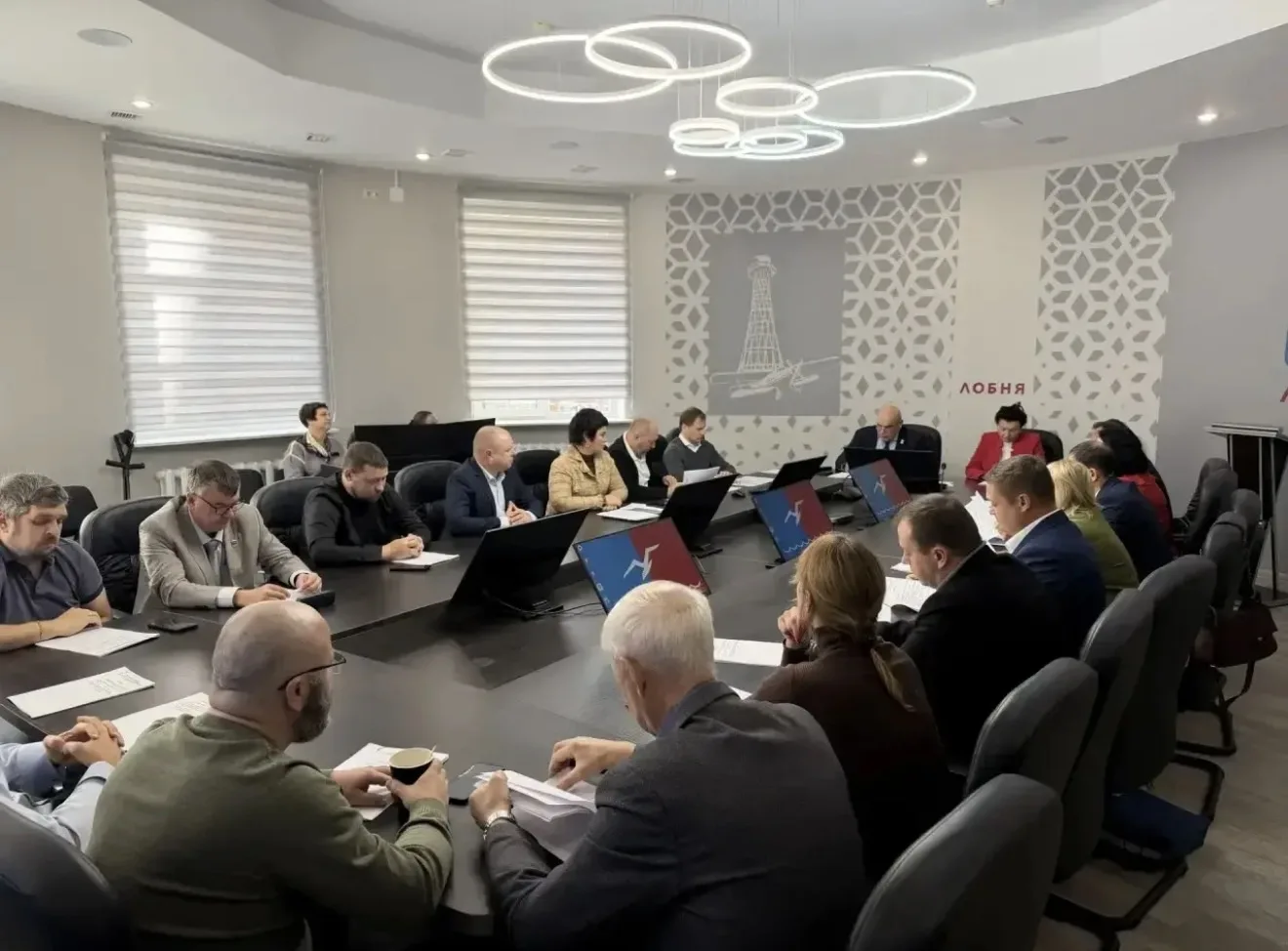 Сегодня приняла участие во внеочередном заседании городского Совета депутатов