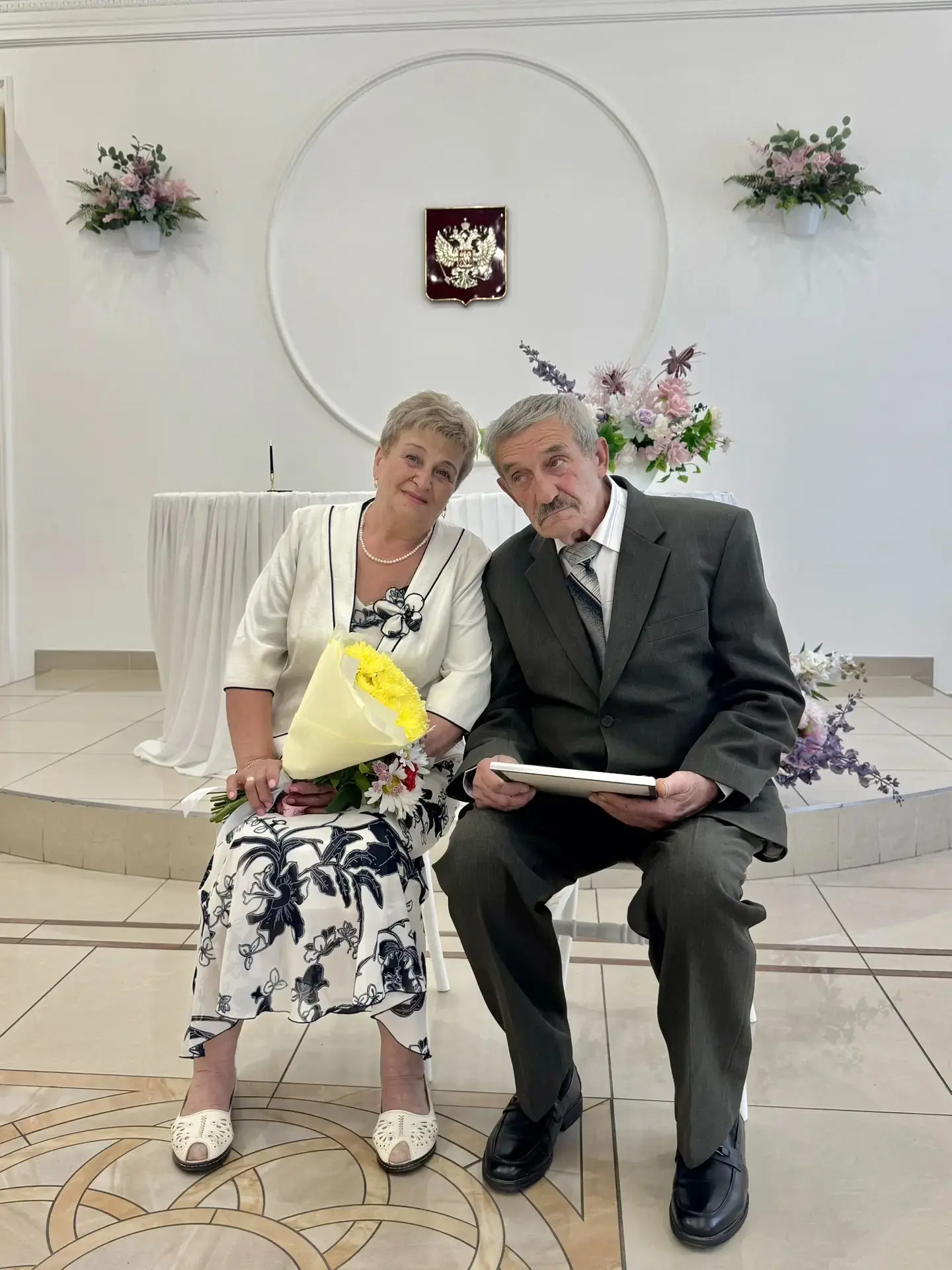 И полвека пролетели как один миг 👩💍👨

Золотой юбилей совместной жизни отметили Дедяевы Иван Васил