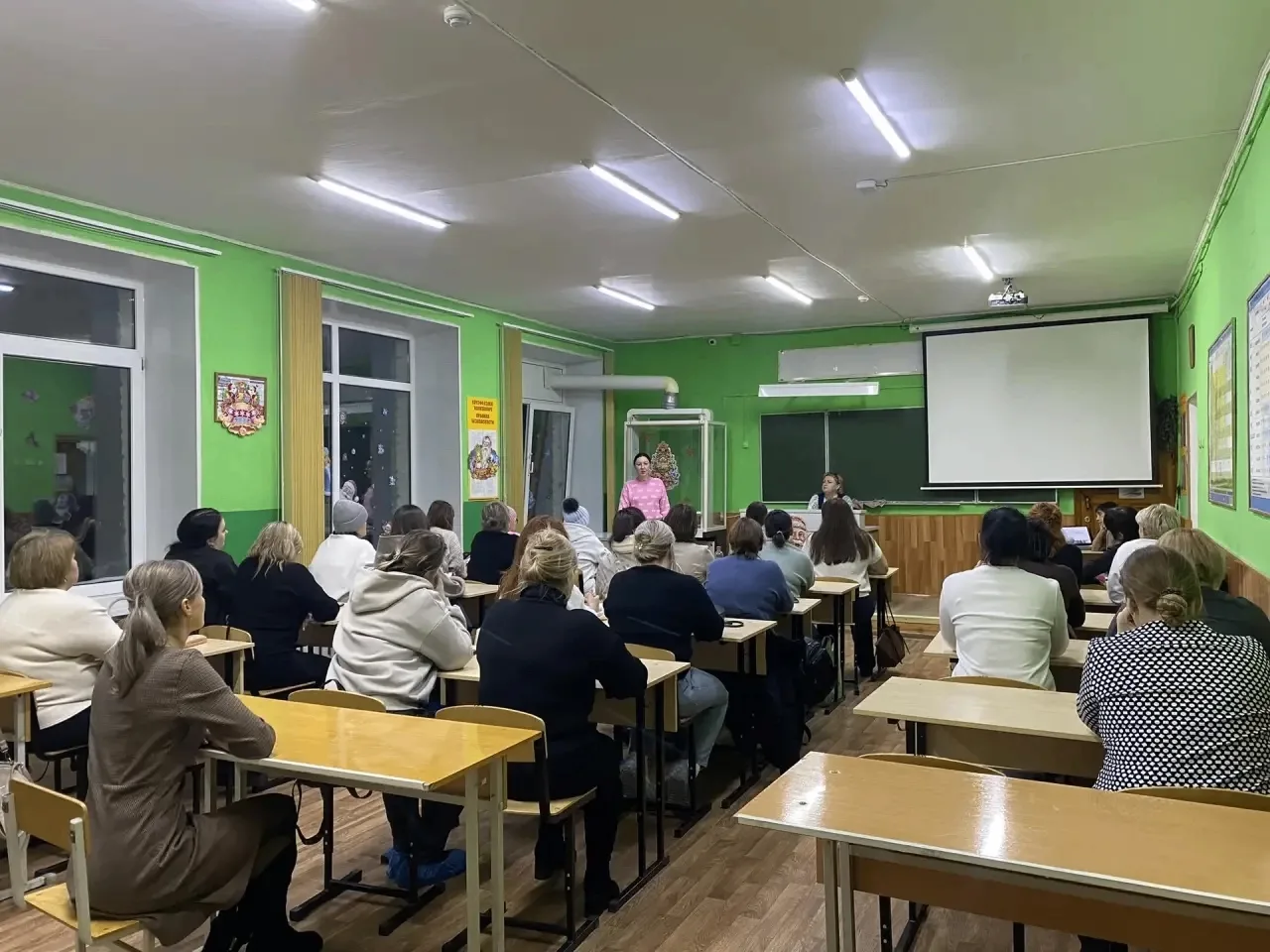 В преддверии зимних каникул, в нашей школе прошло плановое заседание совета родителей.