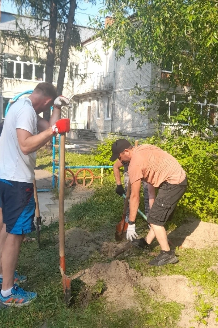 Настоящее мужское дело: в группе «Рябинка» появилась новая зона отдыха!💪💪💪

Сегодня в группе № 6 