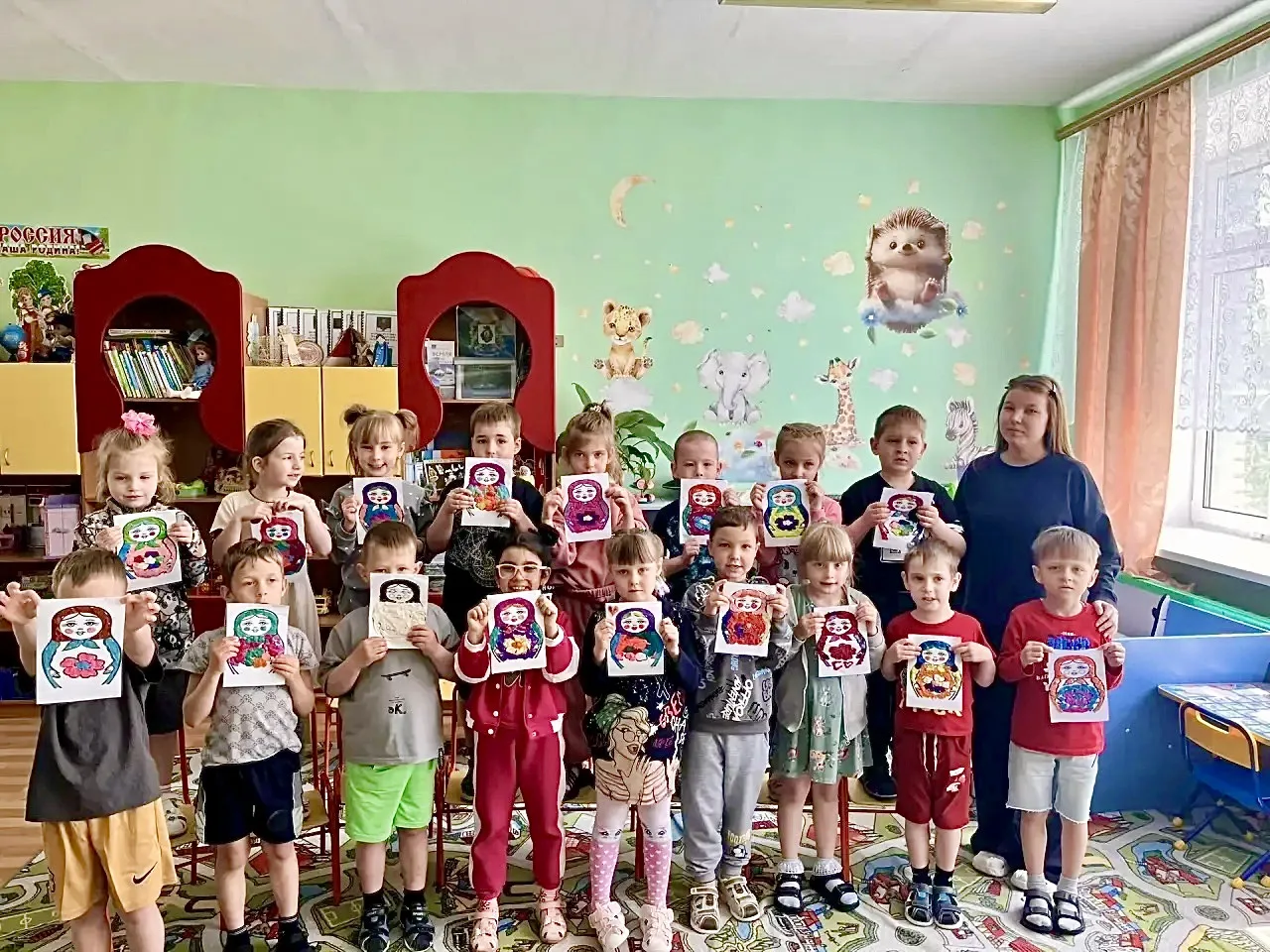 🪆✨ Секреты народных мастеров: как в старшей группе № 5 «Полянка» оживали матрёшки! ✨🪆

У ребят и