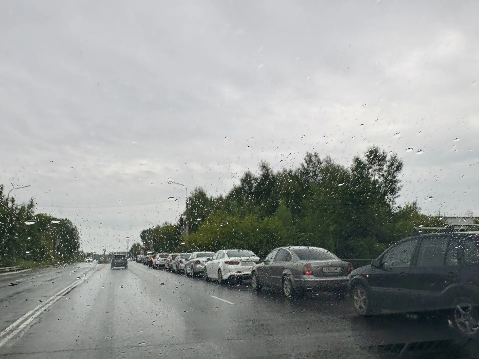 На Лукойле хвост почти до светофора🤪