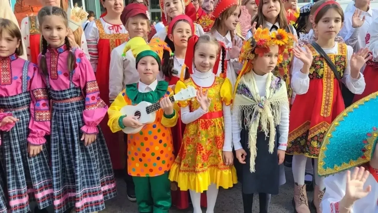 🍂 Осенняя ярмарка в школе «ЭнергоПолис» — праздник красок, традиций и хорошего настрое...