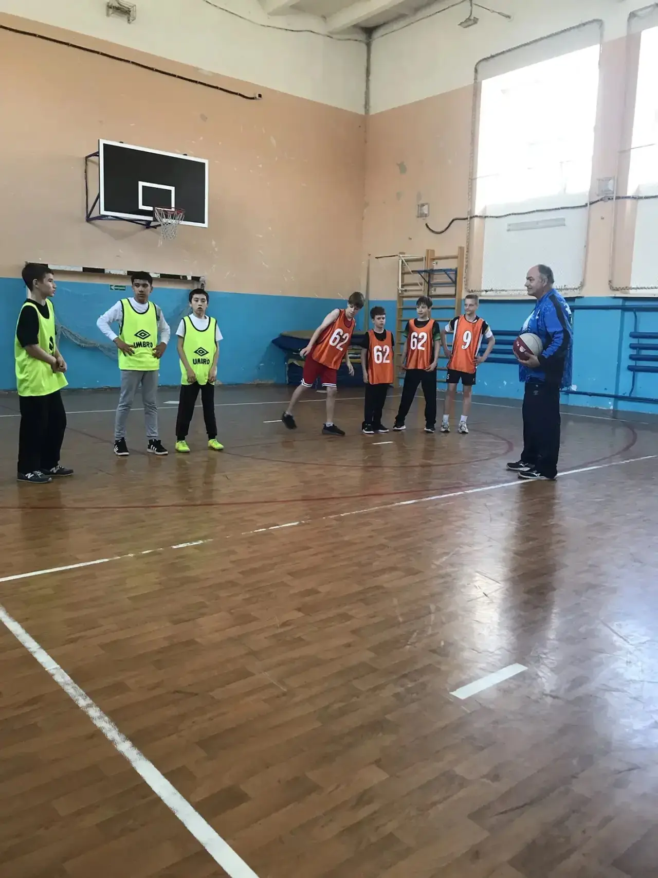 Сегодня команды девушек и юношей 6 классов завершили президентские спортивные игры школьного этапа п