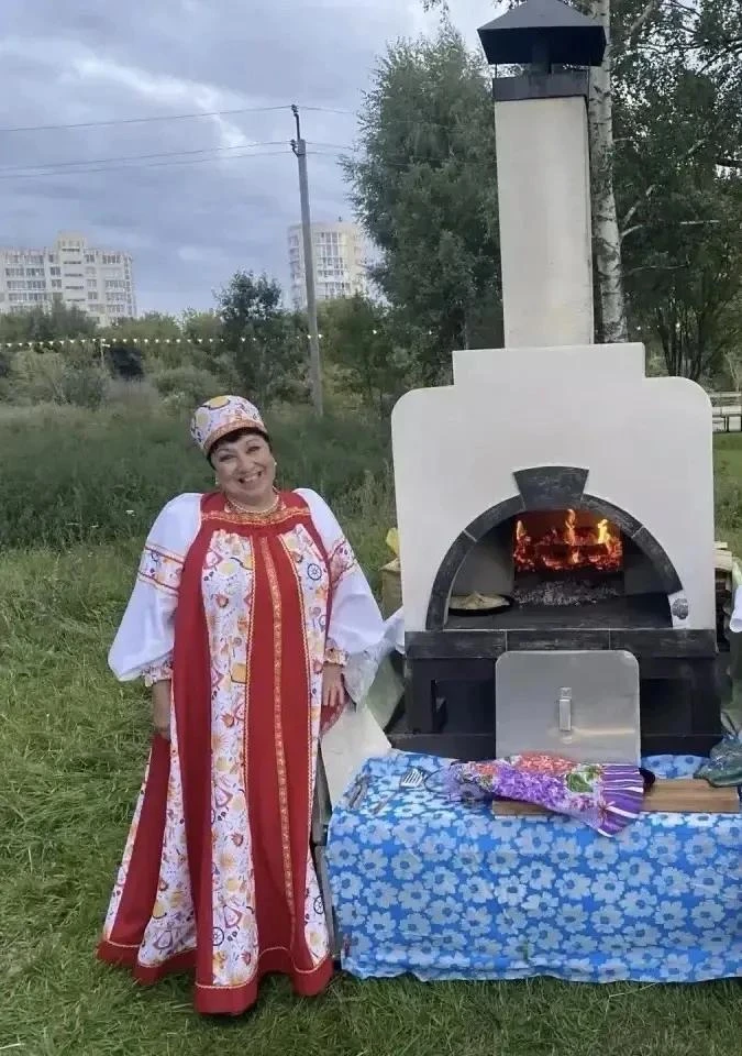 «Два притопа, три прихлопа», — со смехом описывает саму себя Маргарита Константиновна Тюрина. 

В эт