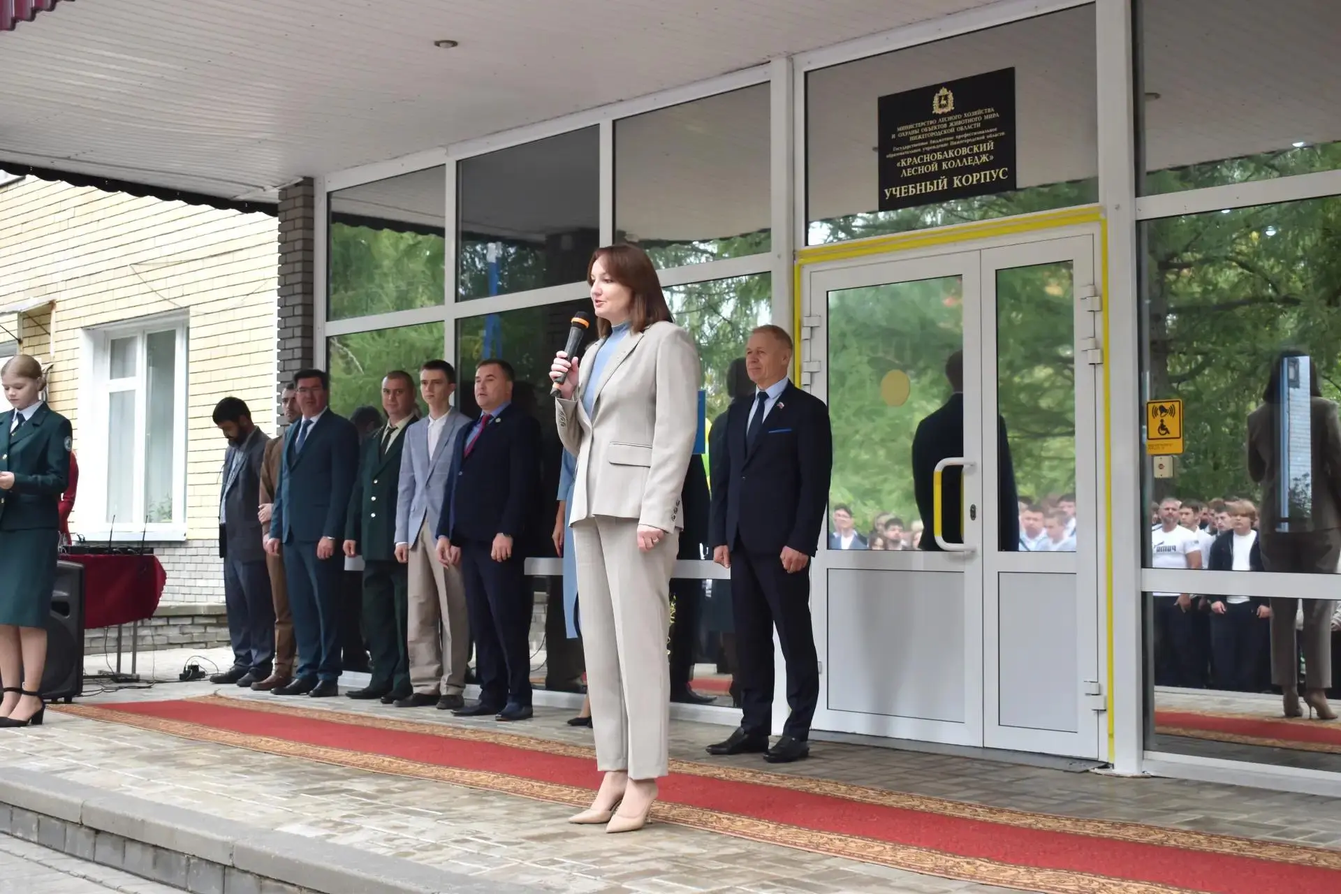 Сегодня в Краснобаковском лесном колледже было по-особенному празднично и шумно: под зв...