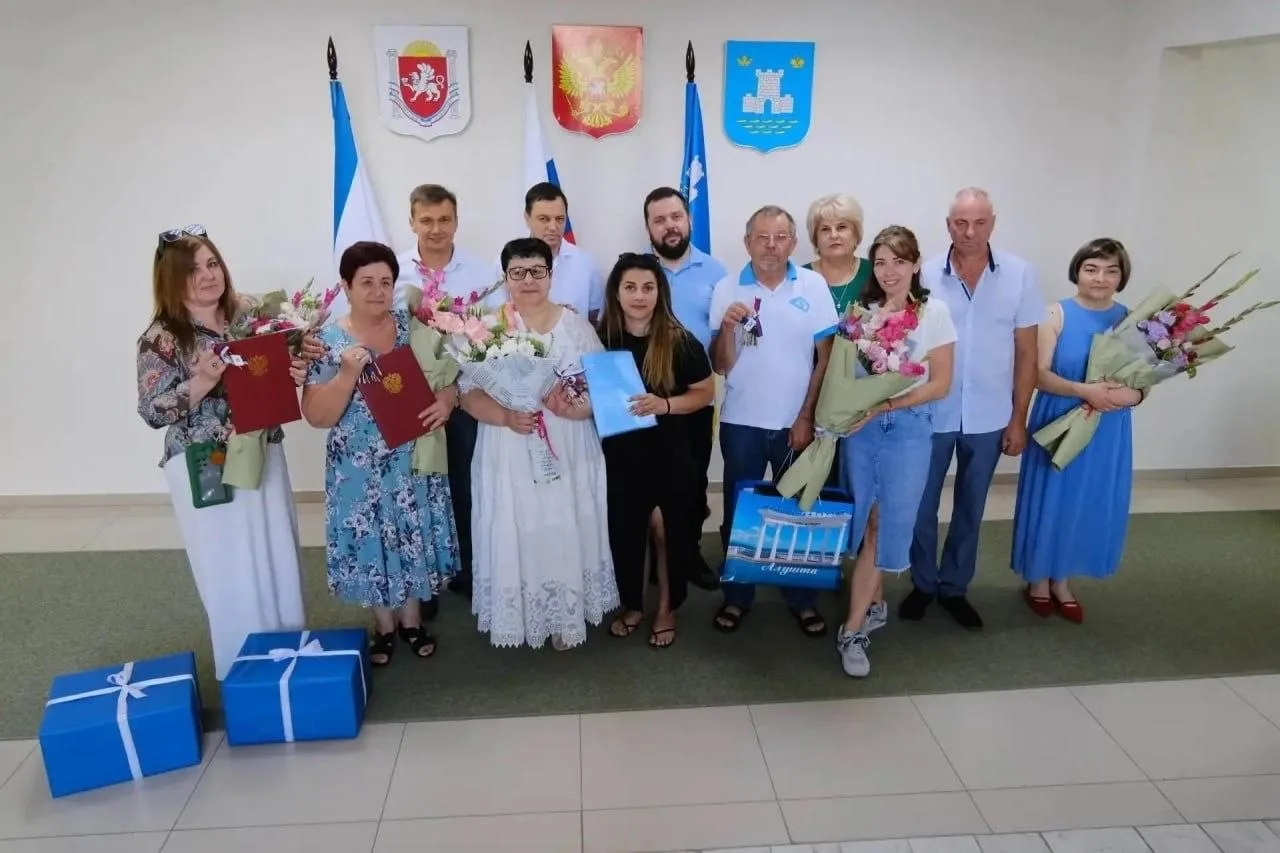 Пять семей получили ключи от новых квартир в Крыму

В Крыму ключи от нового жилья вручили пяти семья