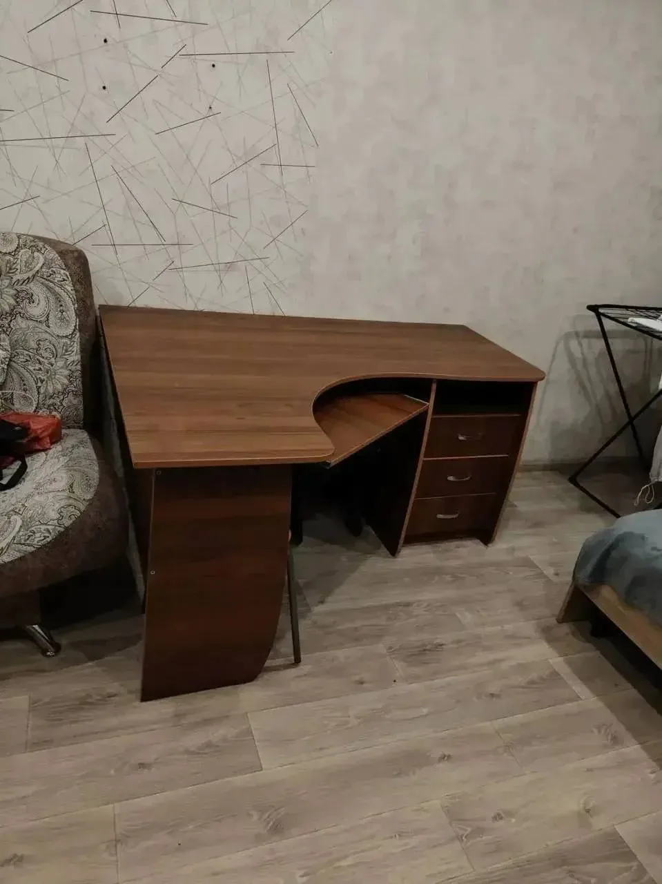 Продам угловой стол, в хорошем состоянии, уже даже разобрали, приезжайте и забирайте🤗р...
