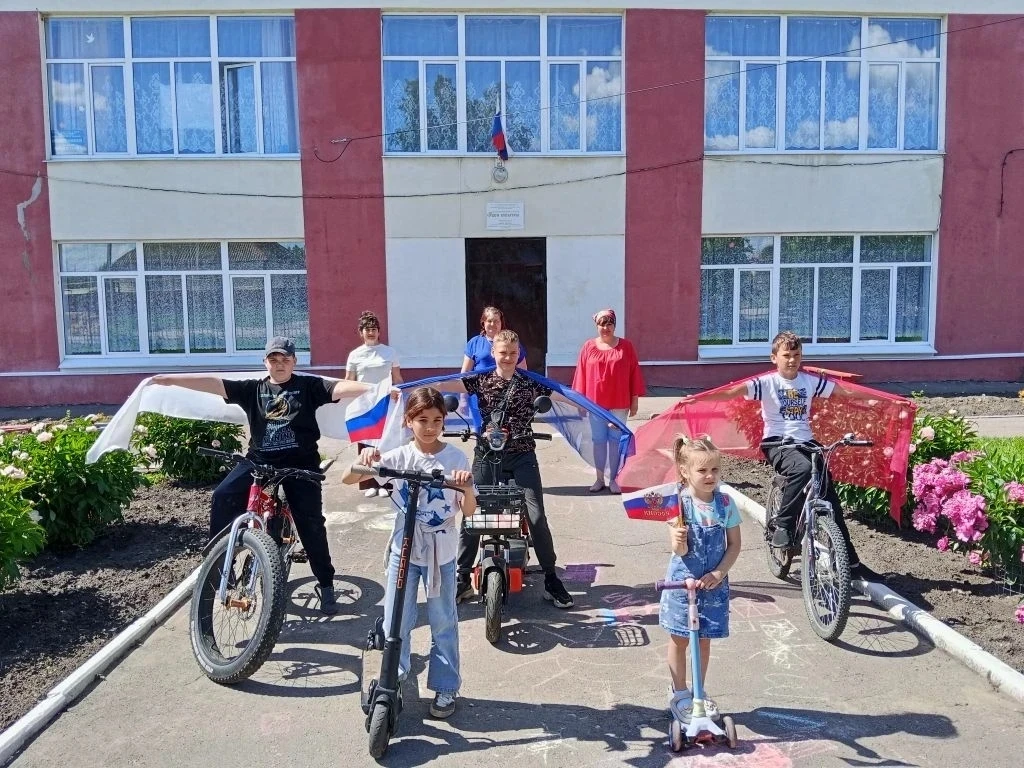 Педагоги Центра "Точка роста" совместно с советником директора по воспитанию и работниками культуры 