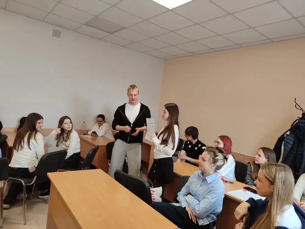 🤟🏼 «Девятка» на областном форуме для будущих педагогов!  📌27 апреля на базе УрГПУ прошёл форум психо