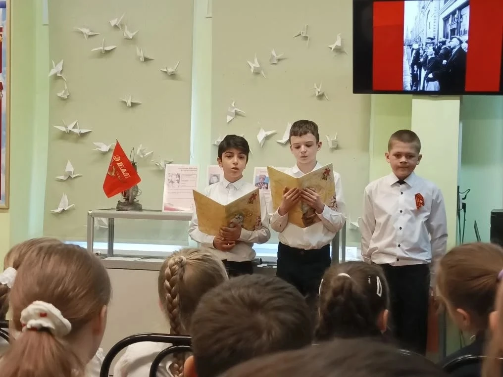 🕊️ «Этот День Победы»: уроки мужества в школьном музее  На базе музея «Защитники Отечества» для учен
