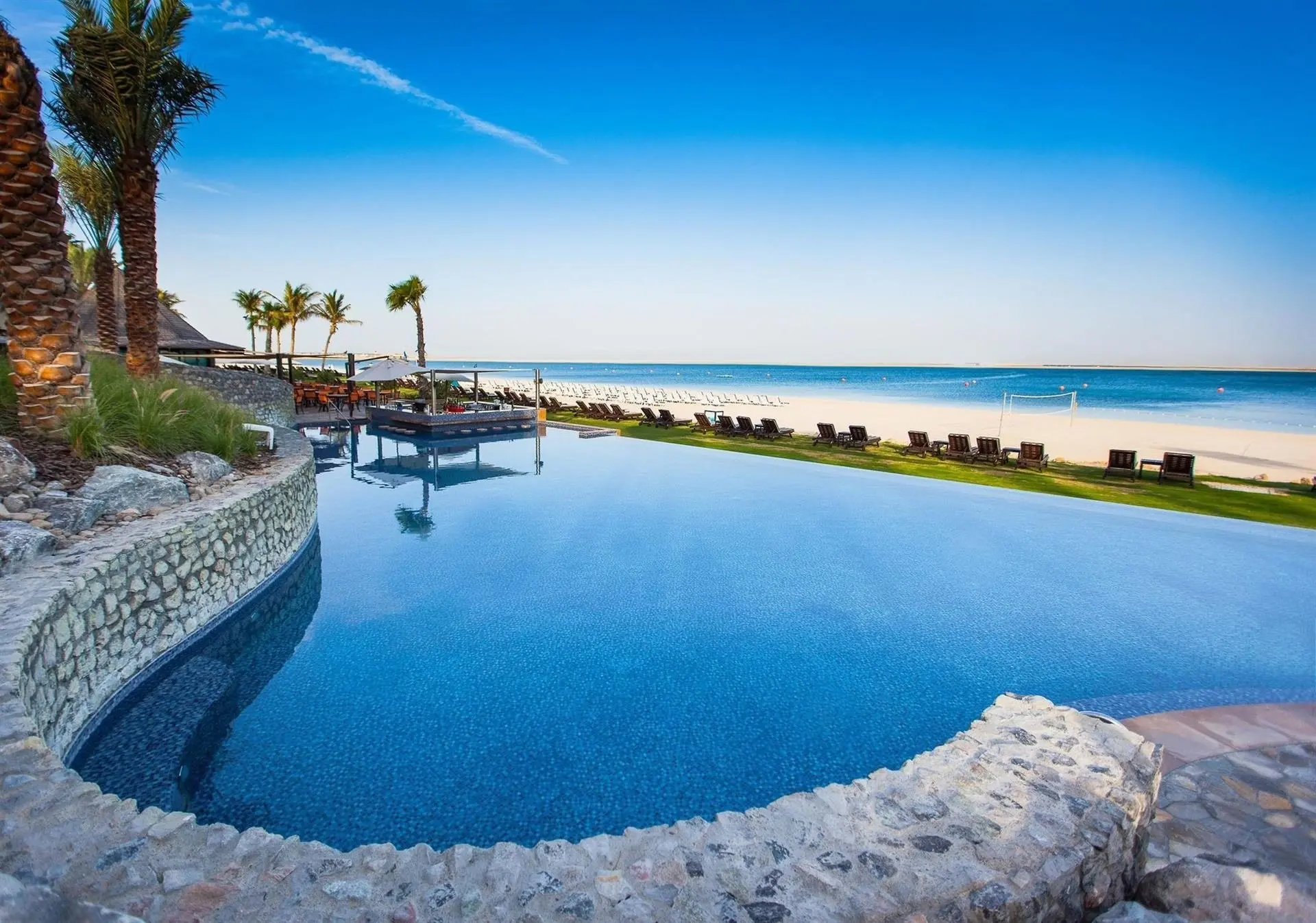 Легендарный курортный комплекс JA The Resort в Дубае: идеальный вариант для семейного о...
