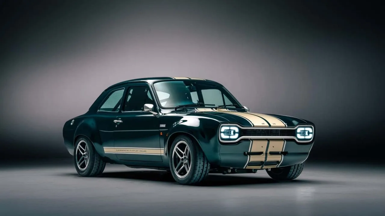 Британские мастера перевыпустили спортивный Ford Escort Mk1 RS из 70-х для ценителей классики.

У ав