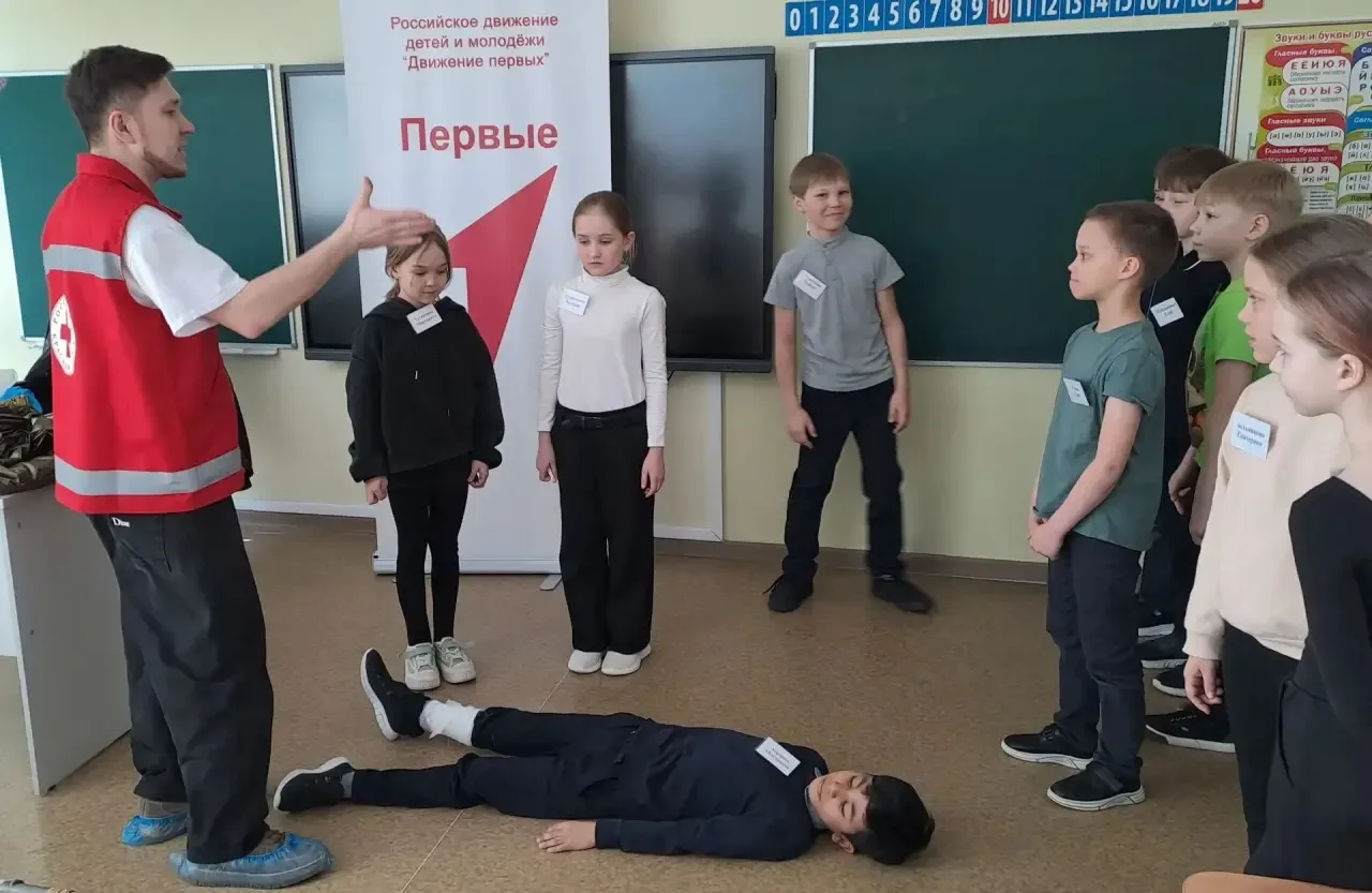 🧰 Мастер-класс по первой помощи состоялся в нашей школе  Под чутким руководством опытного наставника