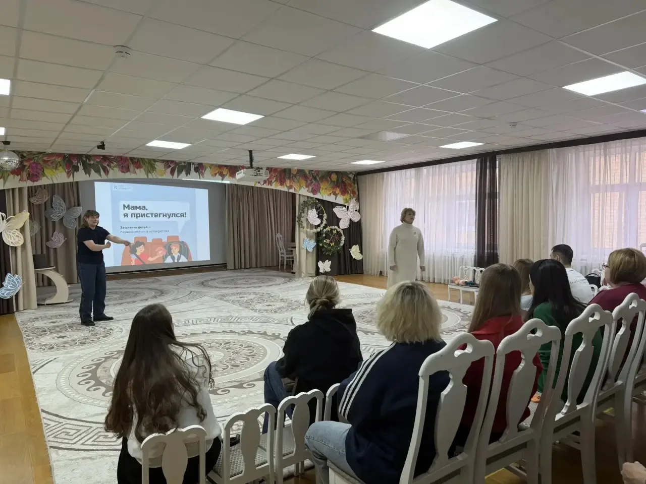 «Уроки безопасности».  В детском саду состоялась встреча сотрудников Госавтоинспекции и Областной бо