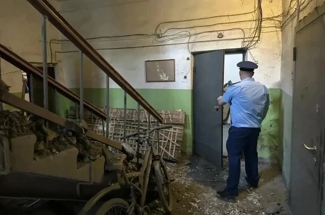 В Омске жителям обрушившейся многоэтажки предлагают варианты расселения

В администрации прошла встр