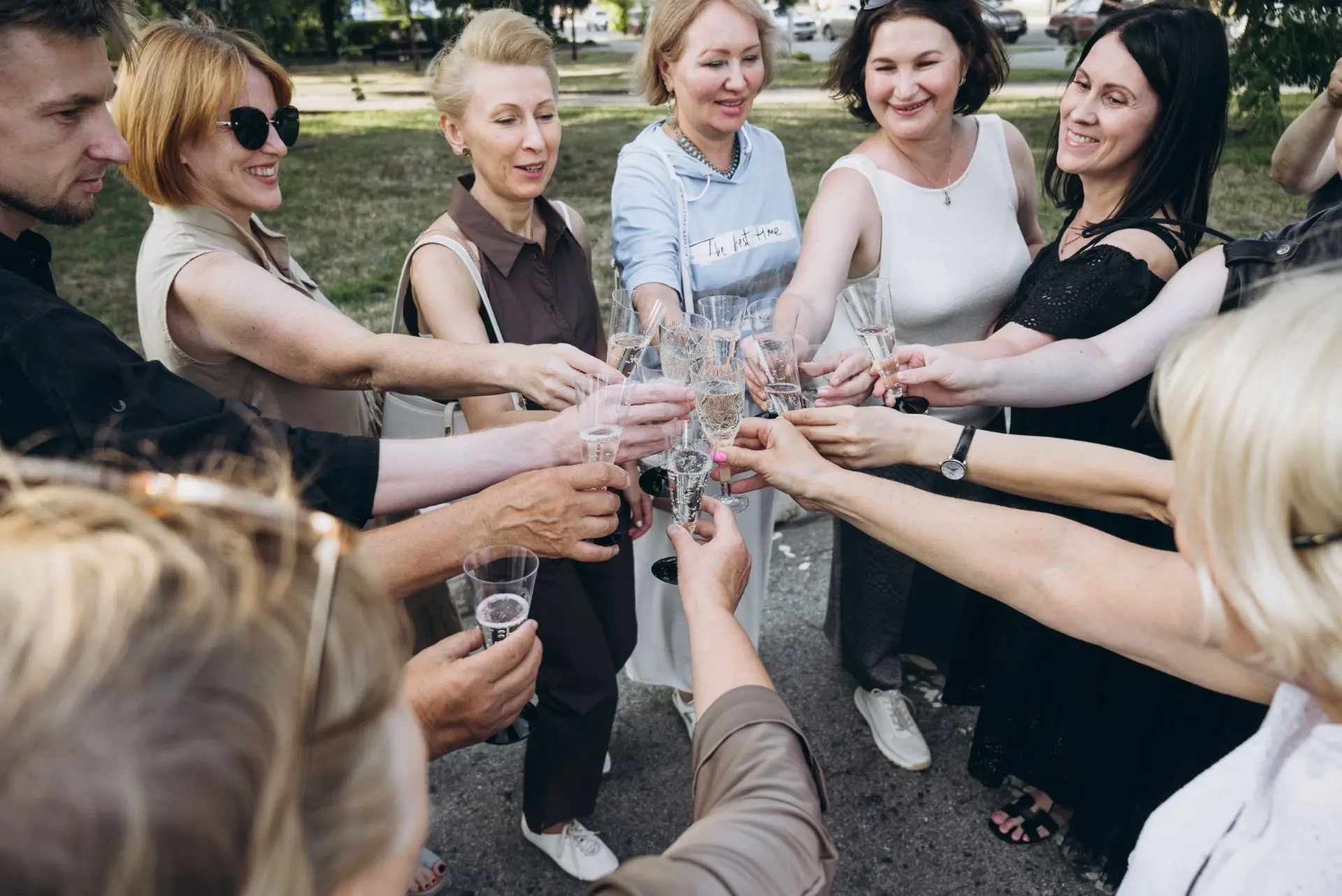 Премьера прогулки «Выпьем за любовь» в Барнауле 🥂✨

Это не просто экскурсия, а красивый вечер в атм