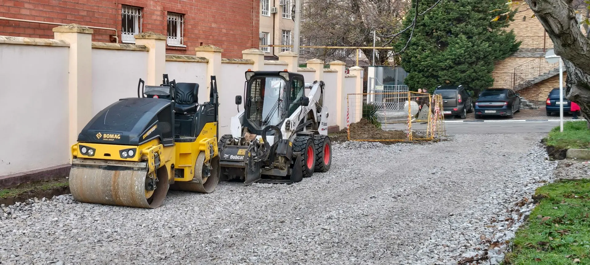 На улицах Серафимовича и Толбухина продолжаем работы по капитальному ремонту трубопроводов  На ул. С