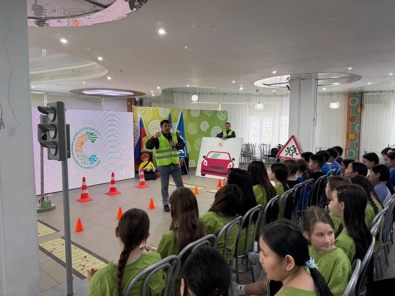 🚦В Якутии продолжается «Малая академия дорожных наук – 2026»  📍В рамках XXIX республиканского сбора 