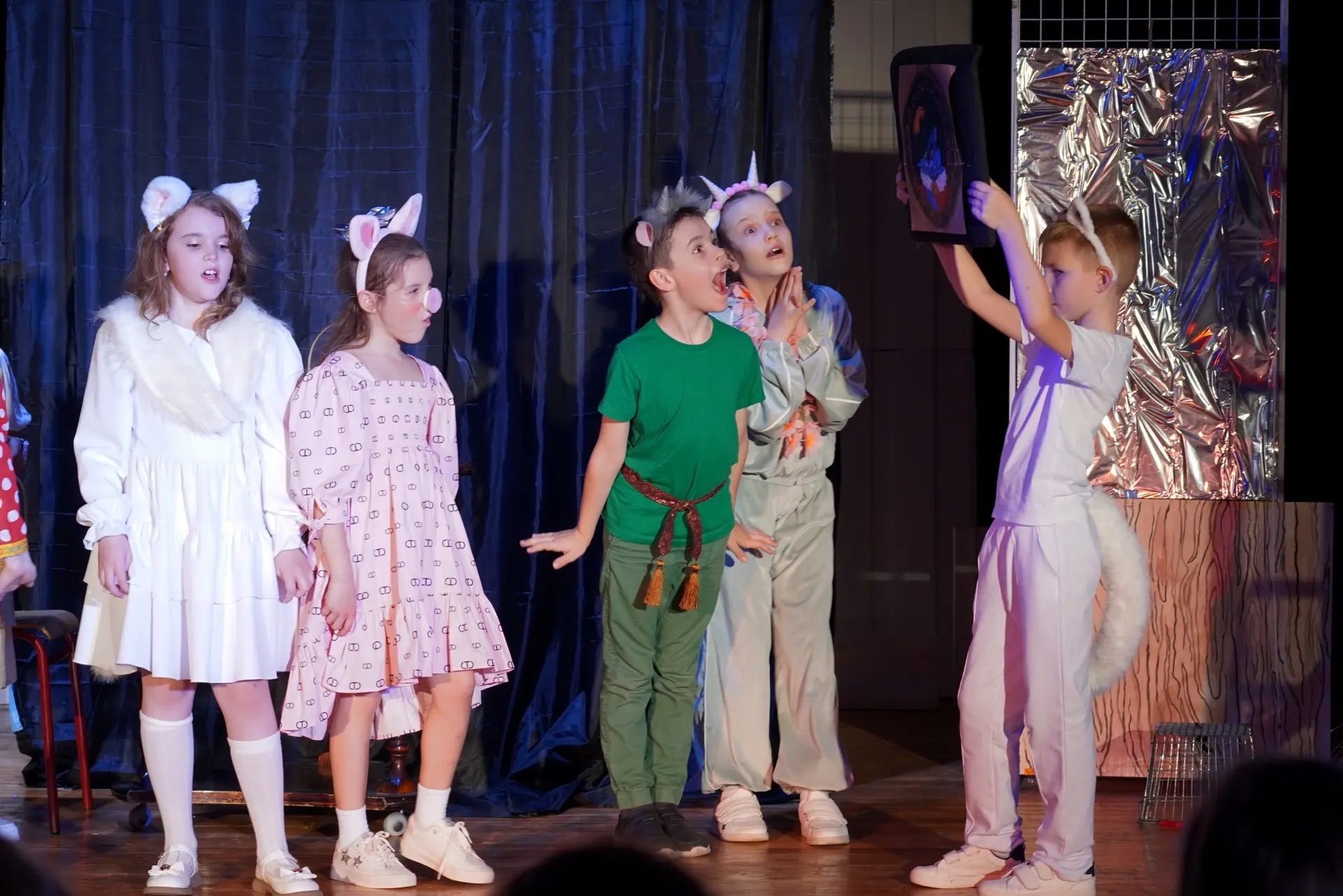 Новый спектакль 😍  🎭 Вчера наши самые юные актеры театральной студии «ТИМ» представили зрителям спек