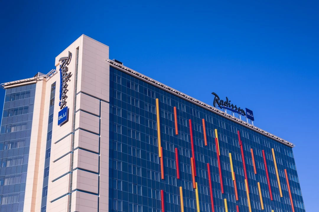 Отель Юревича продали на торгах за 1,3 млрд

🏨 Отель Radisson Blu в центре Челябинска ушёл с молотк