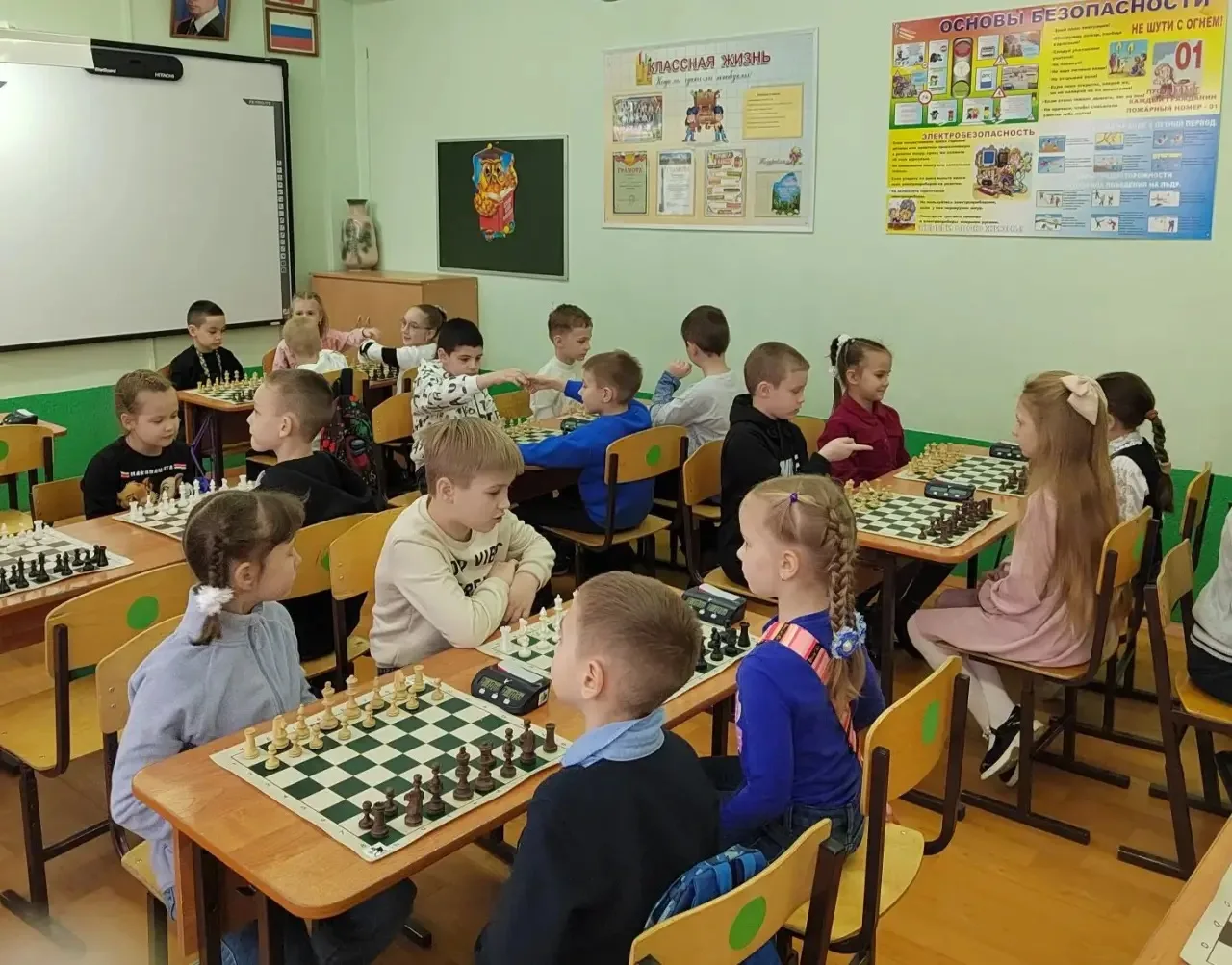 ♟️♟️♟️ 19 февраля  в нашей школе прошел ШАХМАТНЫЙ ТУРНИР среди первоклассников⚡ ♟️  В турнире принял